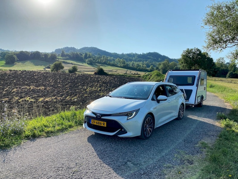 Toyota Corolla Touring Sports 1.8 Hybrid Business Intro (2019)