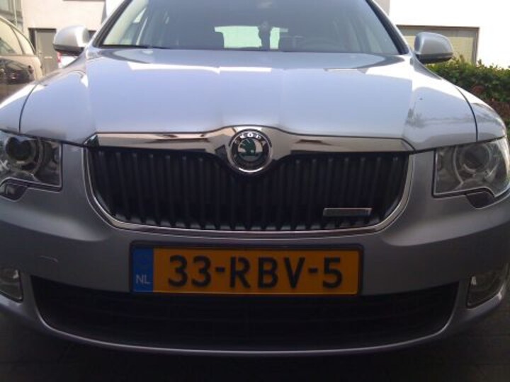 Skoda Superb Combi 1.6 TDI Greenline Comfort Bus. (2011)