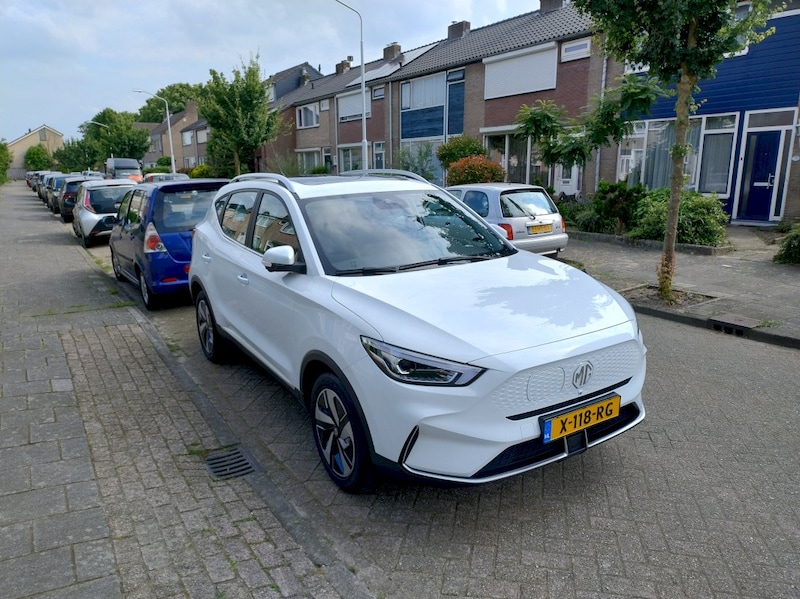 MG ZS 70kWh Luxury (2023)