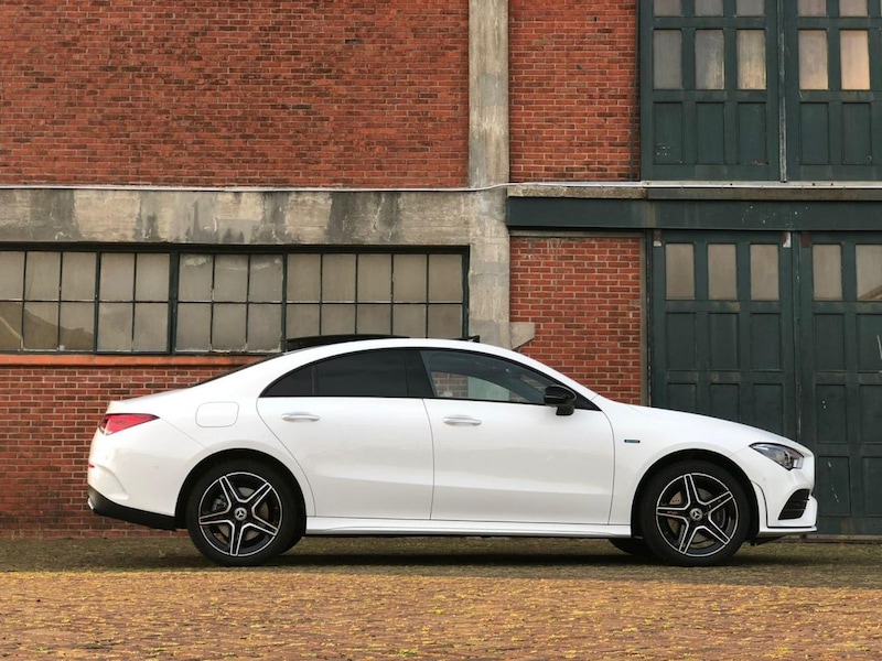 Mercedes-Benz CLA 250 e Business Solution AMG (2021)