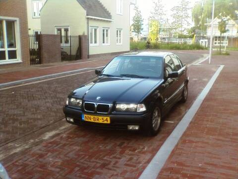 BMW 318i (1996)