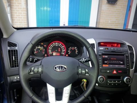 Kia Ceed Sporty Wagon 1.6 CRDi 128 Super Pack (2011)