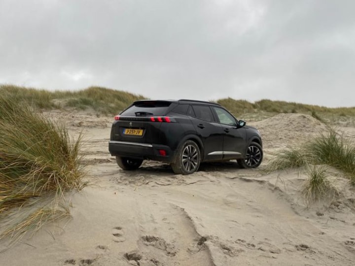 Peugeot 2008 Blue Lease Allure 1.5 BlueHDi 100 (2020)