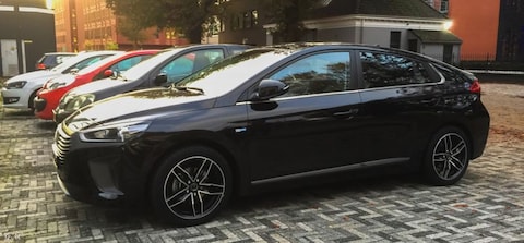 Hyundai Ioniq Hybrid First Edition