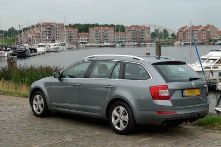 Skoda Octavia Combi 2.0 TDI Greentech Elegance (2013)