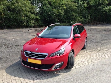 Peugeot 308 SW Allure 1.6 BlueHDi 120 (2014)