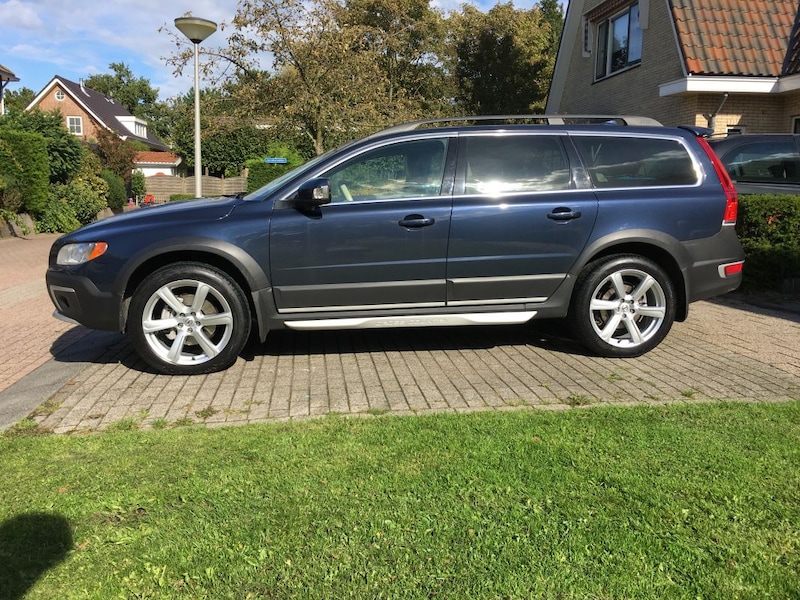 Volvo XC70 T6 AWD Summum (2011)