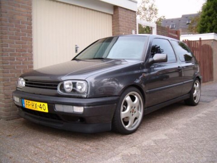 Volkswagen Golf 1.8 75pk GL