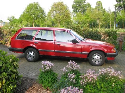 Opel Rekord Caravan 2.0 S Berlina (1984)