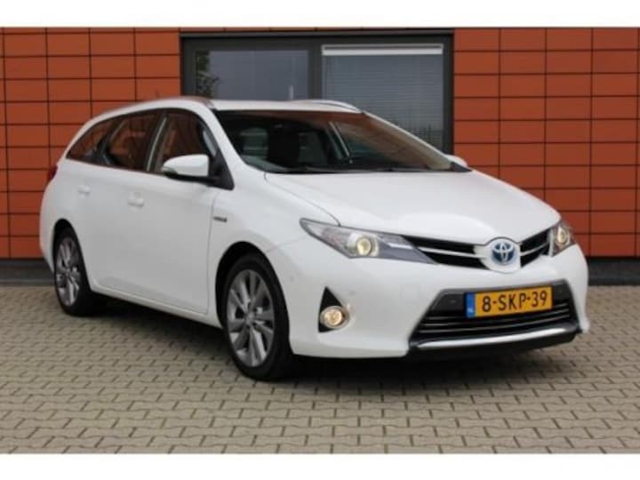 Toyota Auris Touring Sports 1.8 Hybrid Executive (2013)