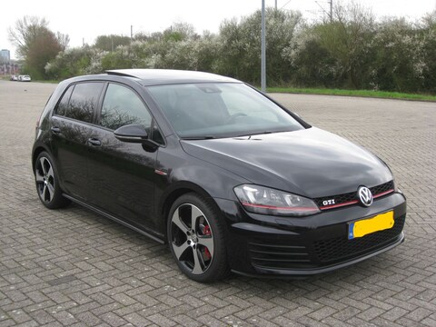 Volkswagen Golf 2.0 TSI GTI Performance