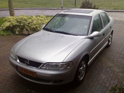 Opel Vectra 1.6i-16V Business Edition (2000)