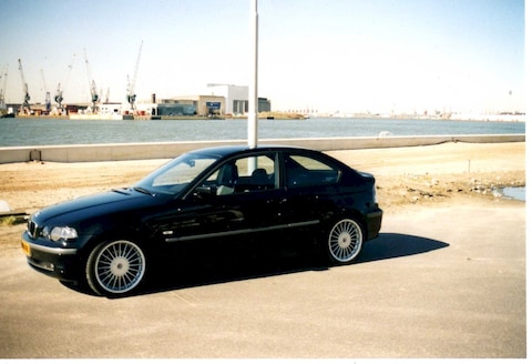 BMW 318ti Compact Executive