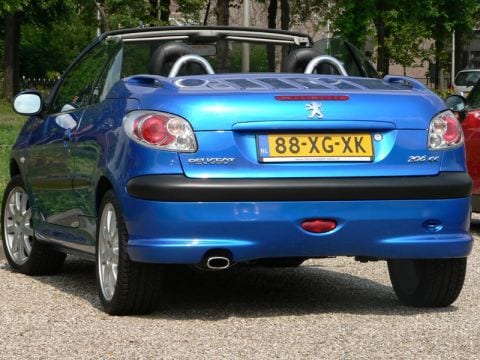 Peugeot 206 CC 2.0-16V (2001)