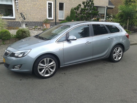 Opel Astra Sports Tourer 1.4 Turbo 140pk Sport (2011)