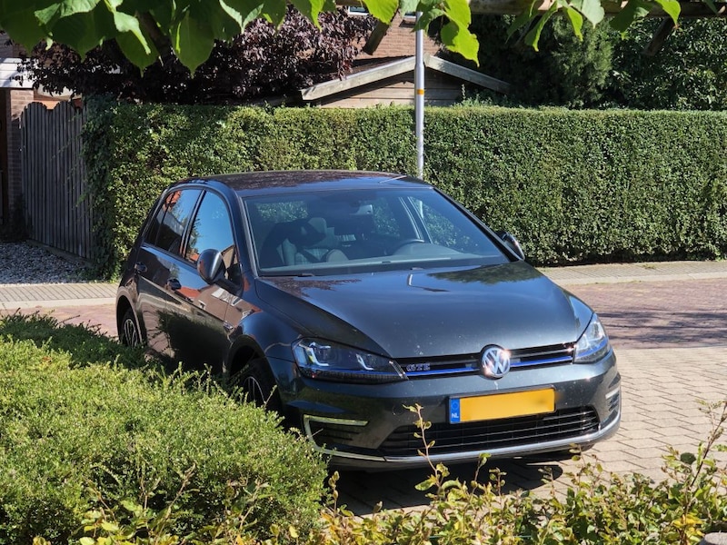 Volkswagen Golf 1.4 TSI GTE (2015)