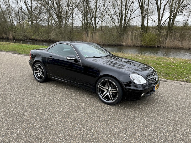 Mercedes-Benz SLK 320 (2001)