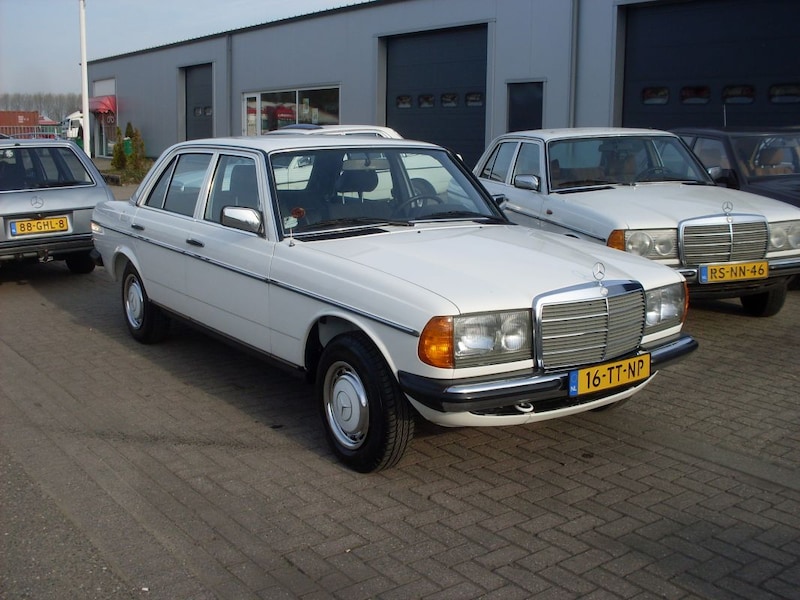 Mercedes-Benz 240 D W123 (1982)