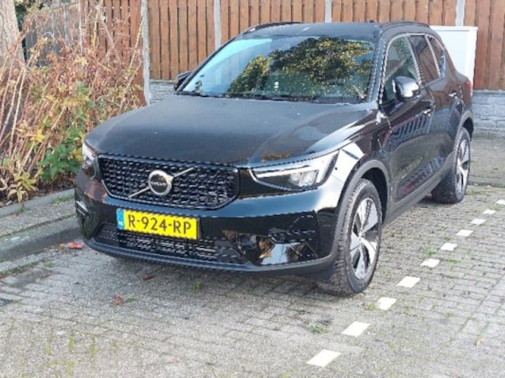 Volvo XC40 Recharge T4 Plug-in Hybrid Plus (2022)