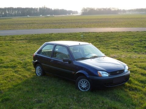 Ford Fiesta 1.3i 16V Century (2000)