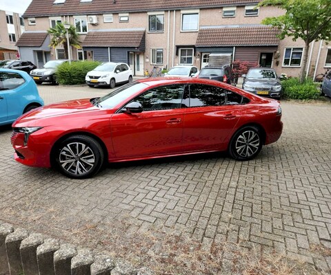 Peugeot 508 Allure HYbrid 180