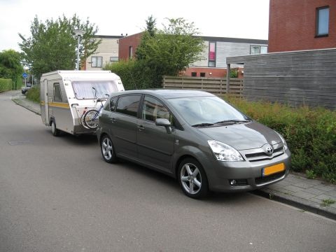 Toyota Corolla Verso 2.2 D-4D D-CAT Linea Luna (2005)