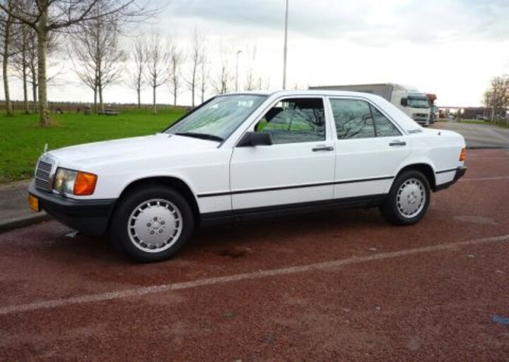 Mercedes-Benz 190 D 2.5