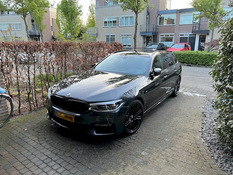 BMW 540i xDrive Touring (2017)