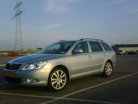 Skoda Octavia Combi 1.6 TDI GreenLine Businessline (2010)