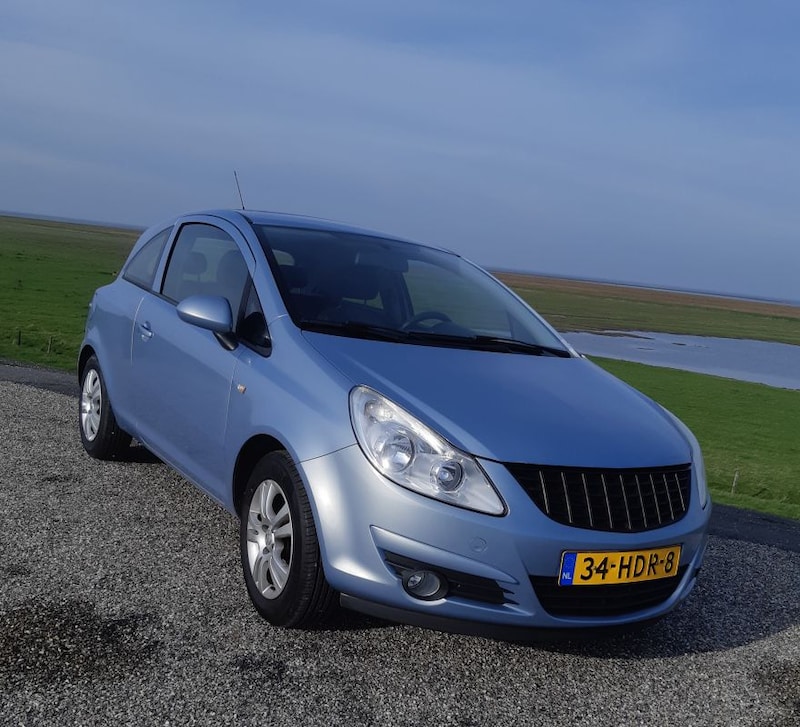 Opel Corsa 1.4-16V Enjoy (2008)