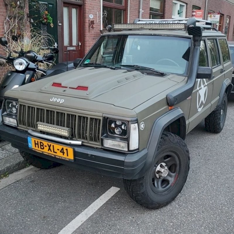Jeep Cherokee 2.5i (1993)