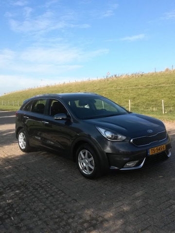 Kia Niro 1.6 GDi Hybrid DynamicLine (2018)