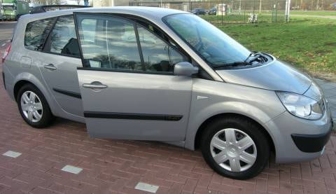 Renault Grand Scénic 1.9 dCi 120 Expression Luxe (2005)