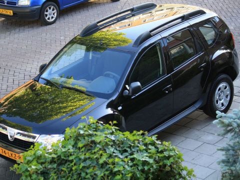 Dacia Duster 1.6 16V 4x2 Lauréate (2010)