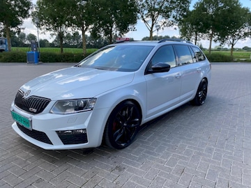 Skoda Octavia Combi 2.0 TSI RS 230 (2016)