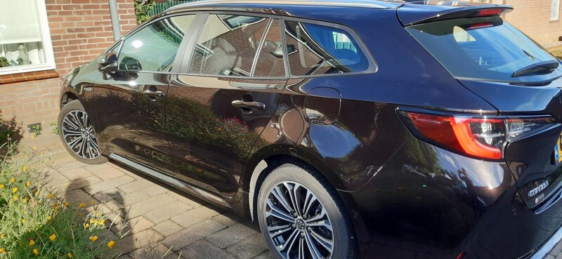 Toyota Corolla Touring Sports 1.8 Hybrid Style (2019)