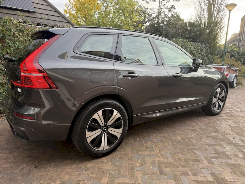 Volvo XC60 T6 Plug-in Hybrid AWD Plus (2024)