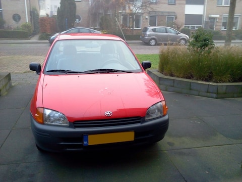 Toyota Starlet 1.3i (1997)