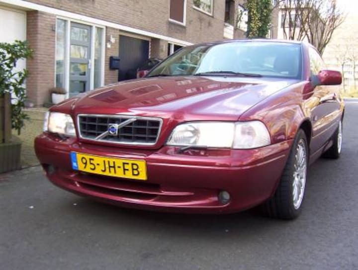 Volvo C70 2.4 T (2002)