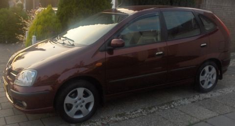 Nissan Almera Tino 1.8 Tekna (2004)
