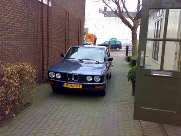 BMW 520i (1986)