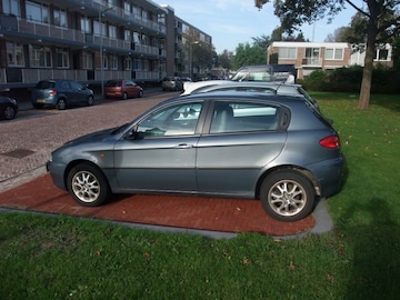 Alfa Romeo 147 1.6 T.Spark 16V Distinctive (2004)
