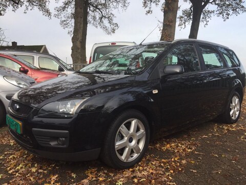 Ford Focus Wagon 2.0 16V Titanium