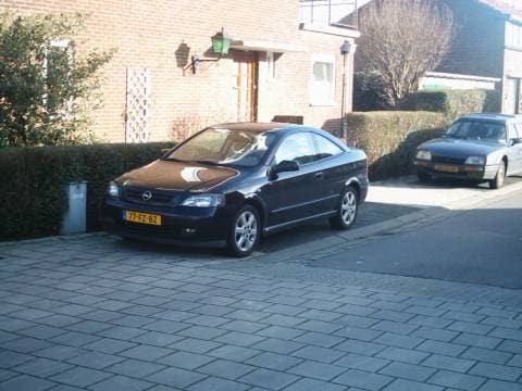 Opel Astra Coupé 2.2i-16V (2001)