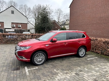 Mitsubishi Outlander PHEV Intense+ (2019)