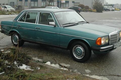Mercedes-Benz 230 E (1983)