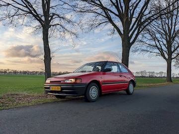 Mazda 323 1.3i LX (1991)