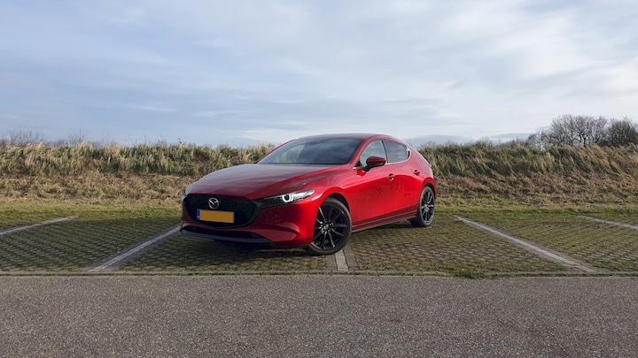 Mazda 3 SkyActiv-X 2.0 180 Luxury (2019)