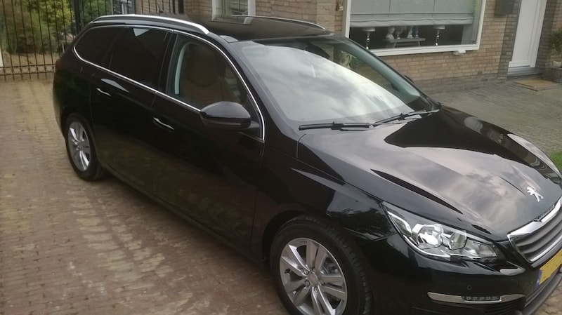 Peugeot 308 SW Blue Lease Executive Pack 1.6 BlueHDi (2015)