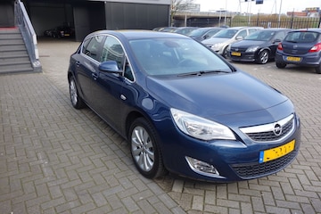 Opel Astra 1.4 Turbo 140pk Cosmo (2011)